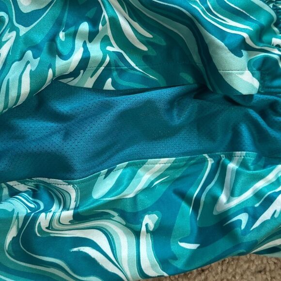 NWT Under Armour Train stretch 2.0 Loose Fit Shorts - Picture 5 of 6